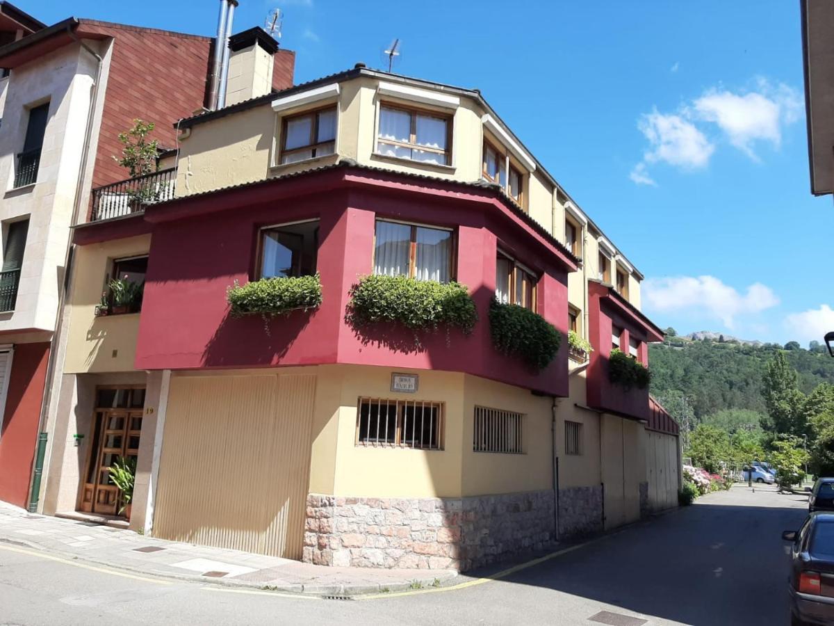 Villa Isabel 2 Llaves Arriondas Buitenkant foto